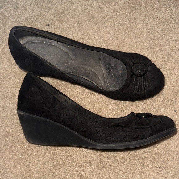 Dexflex Comfort Black Women's Flats with Buckle Detail size 11 - Picture 2 of 4